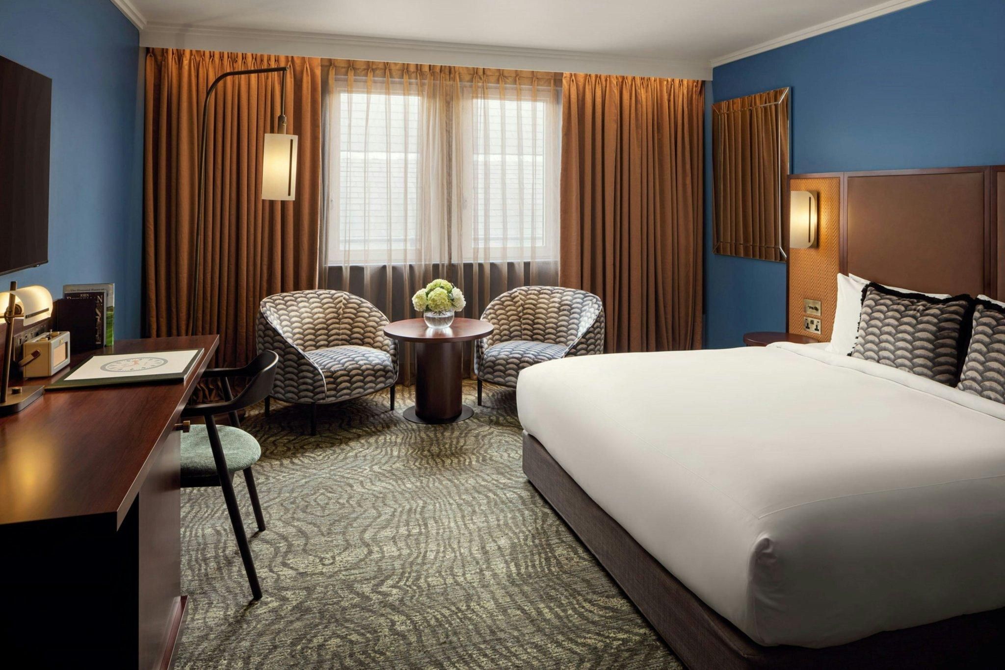 Deluxe King Bedroom, Guest room, 1 King