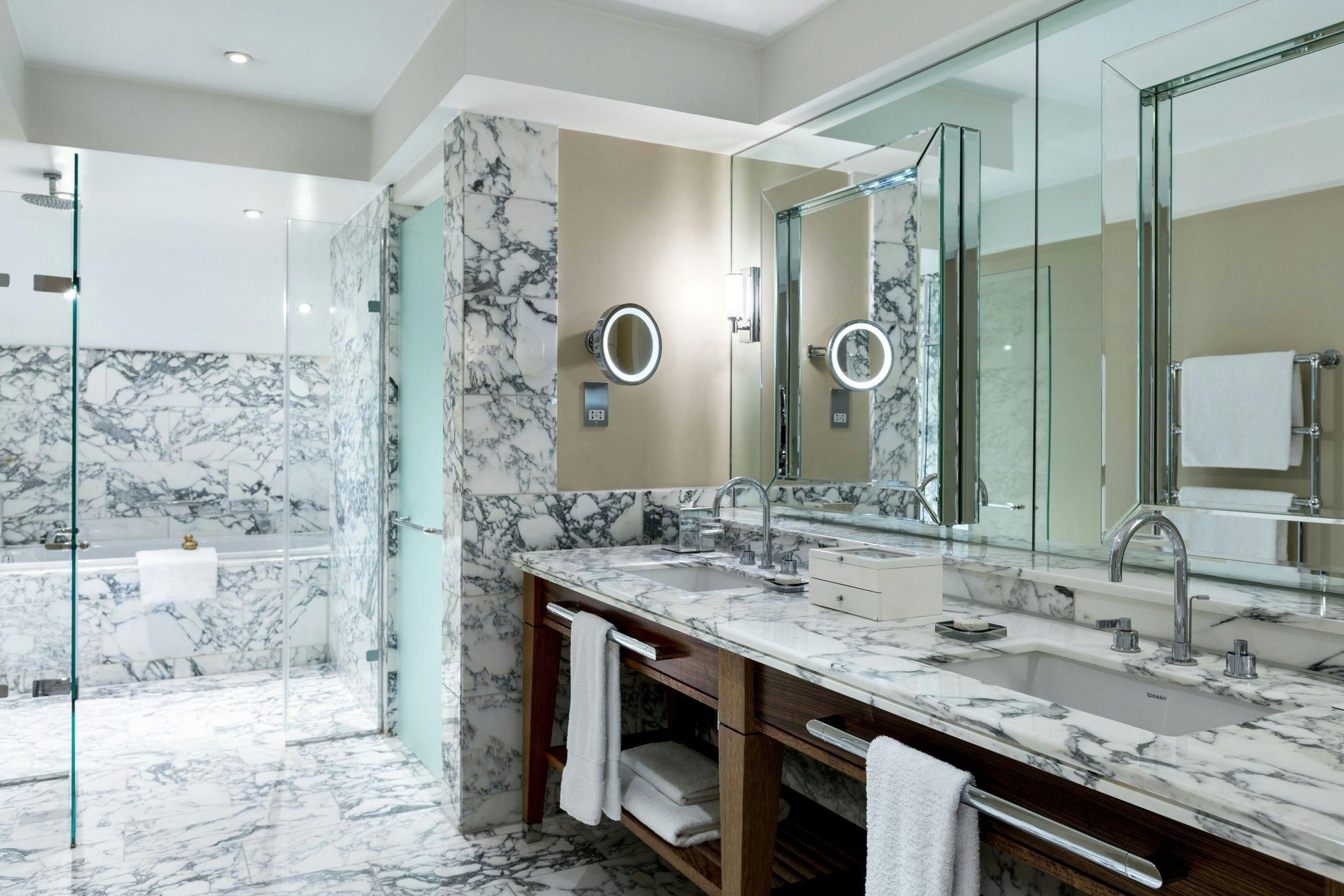 The Grand Staircase Suite, 1 Bedroom Bi-level Suite, 1 King
