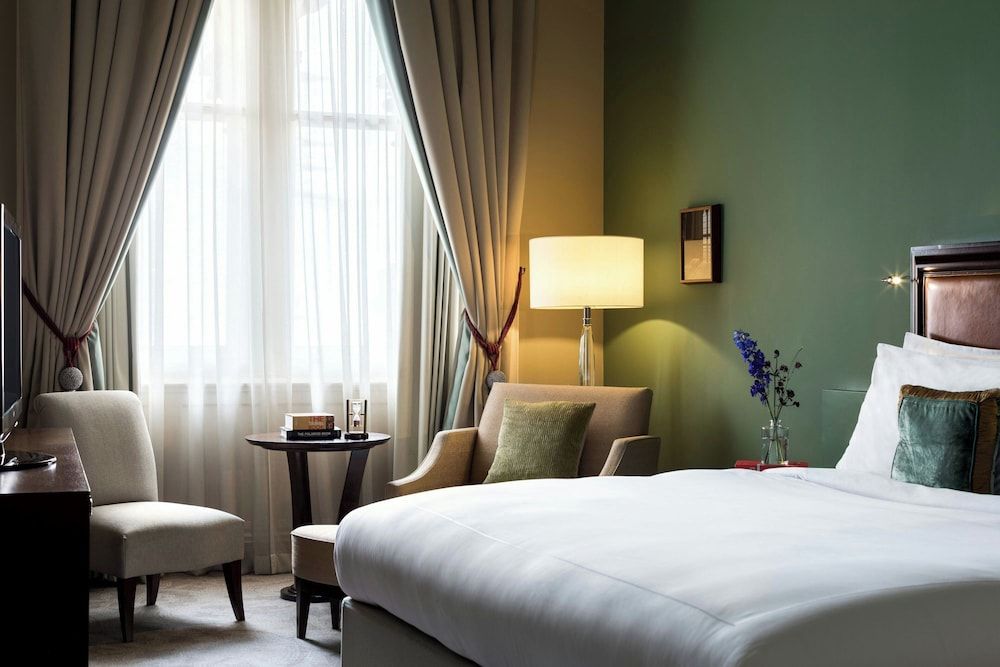 The Queen Victoria Suite