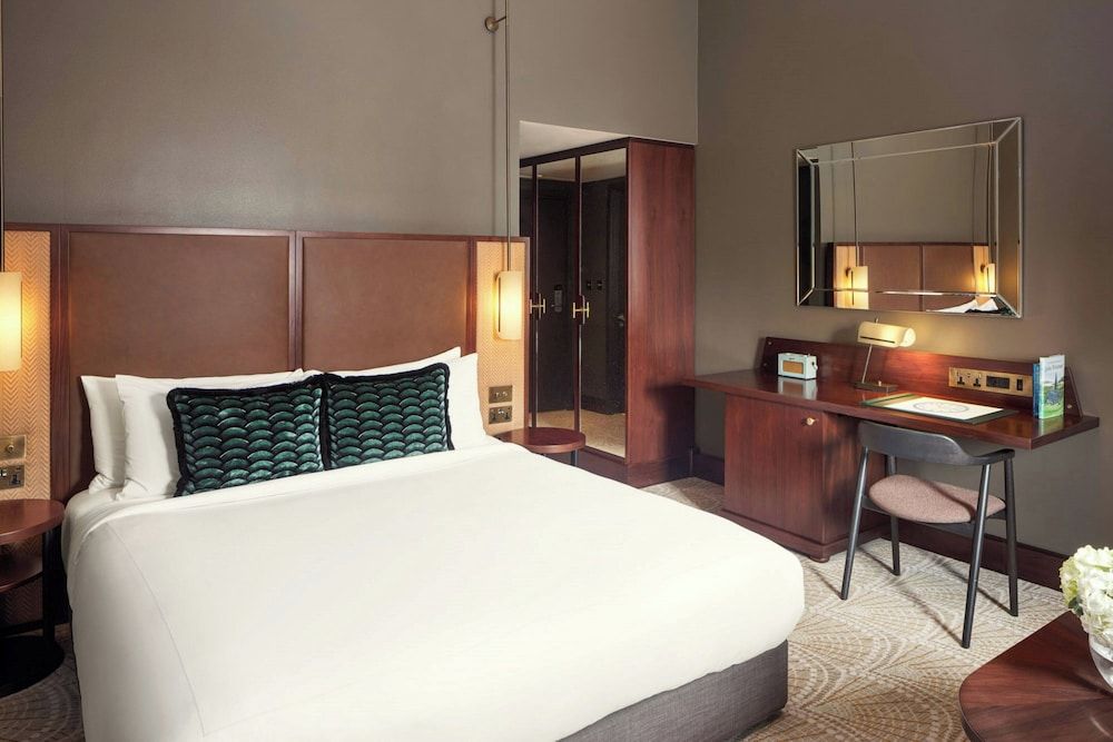 undefined St. Pancras London, Autograph Collection ® 8