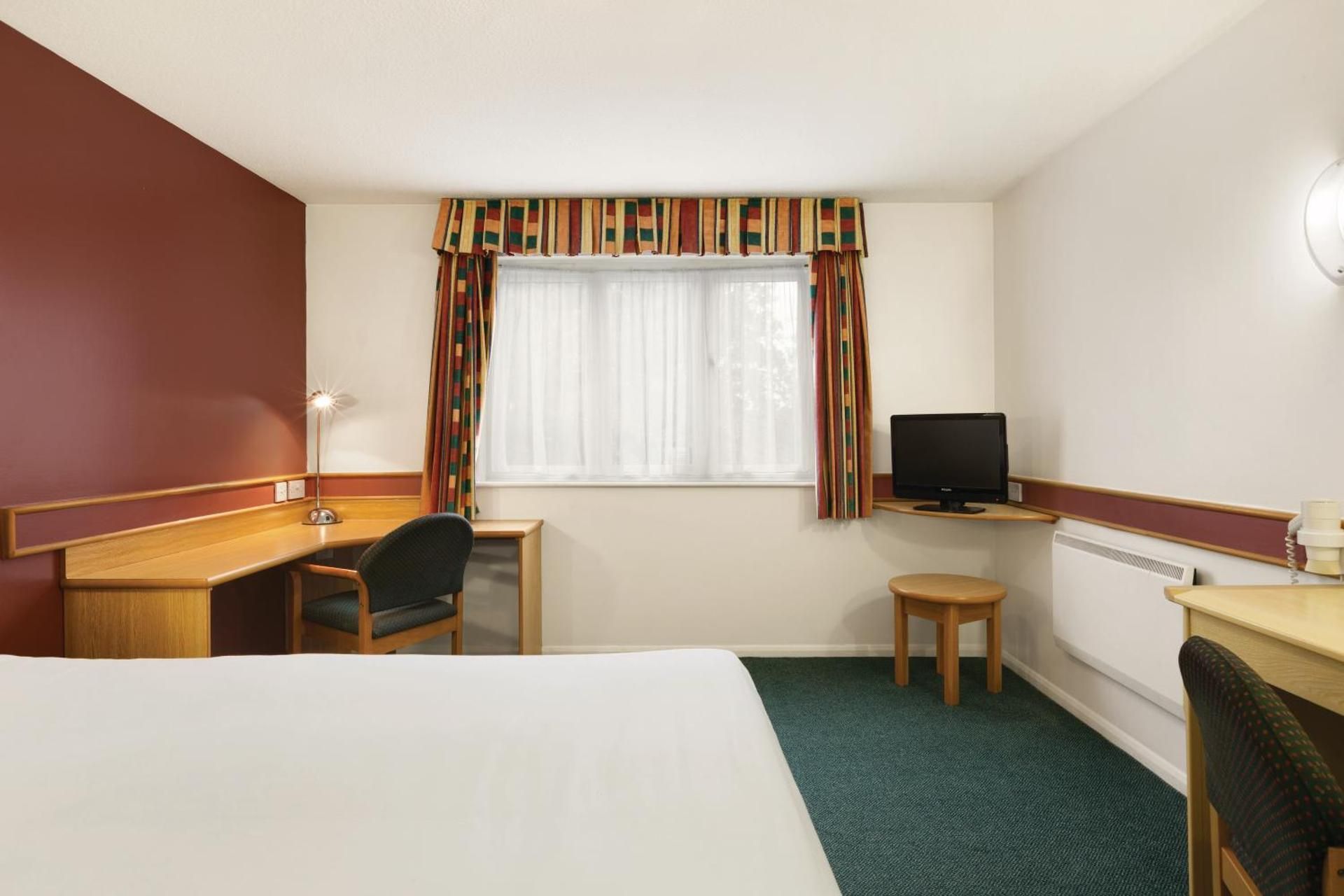 2 Twin Beds Room