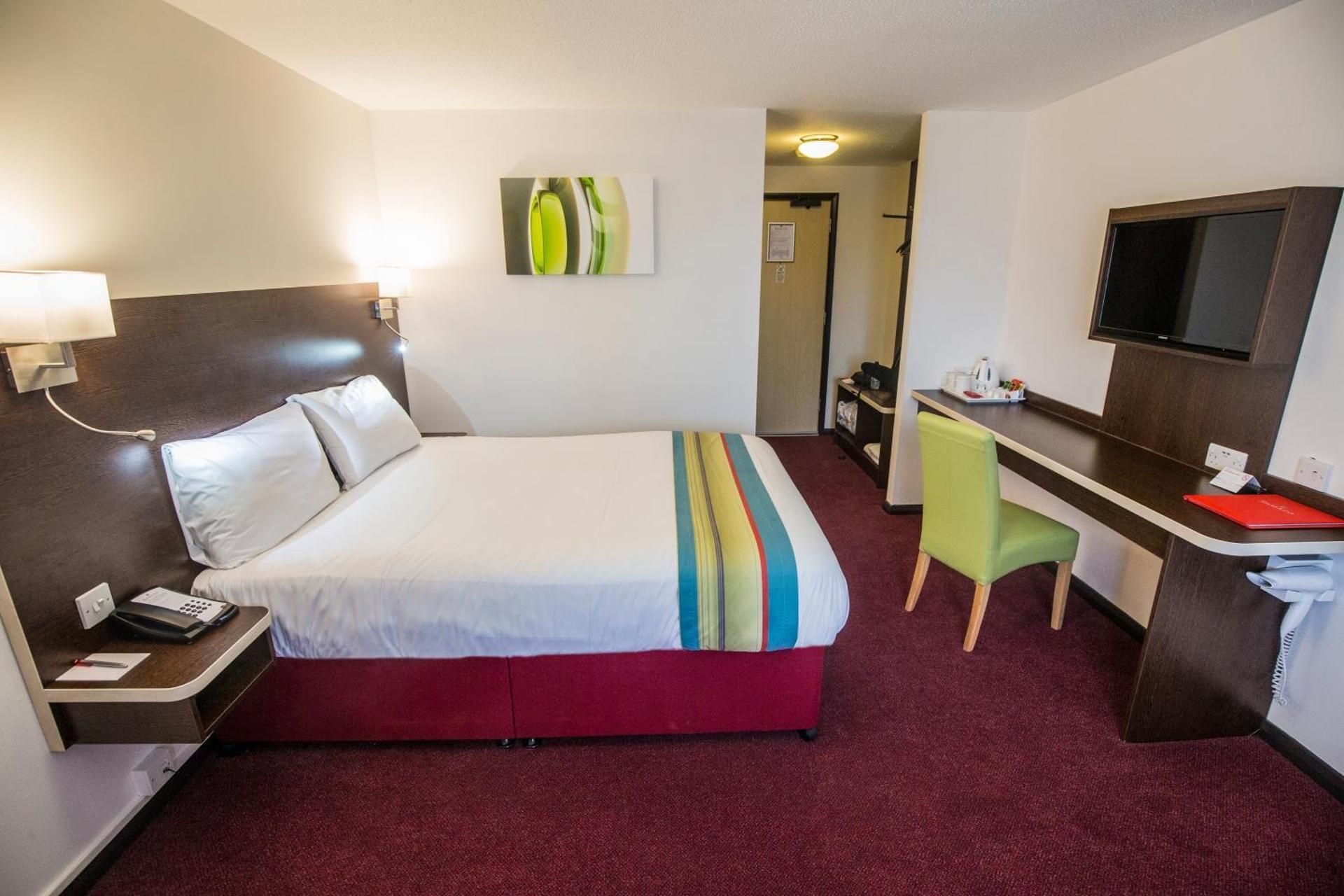 1 Double Bed Room