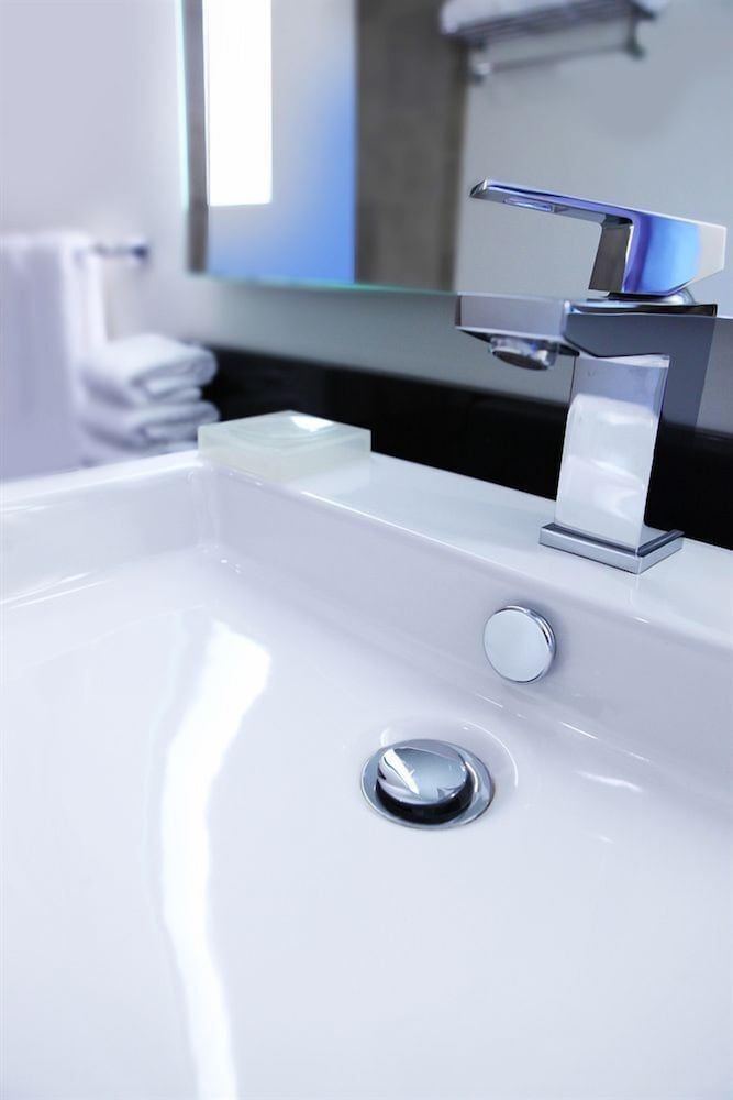 The Warwick Hotel Rittenhouse Square Philadelphia Standard Room, 1 King Bed 7