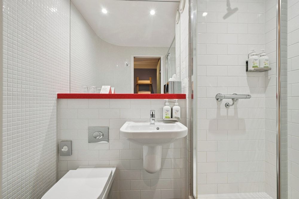 Garner Edinburgh Haymarket by IHG Room, 2 Twin Beds (Cosy) 15