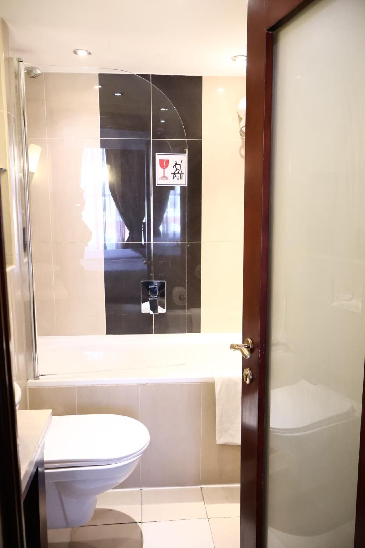 undefined Dreamtel London Kensington 7