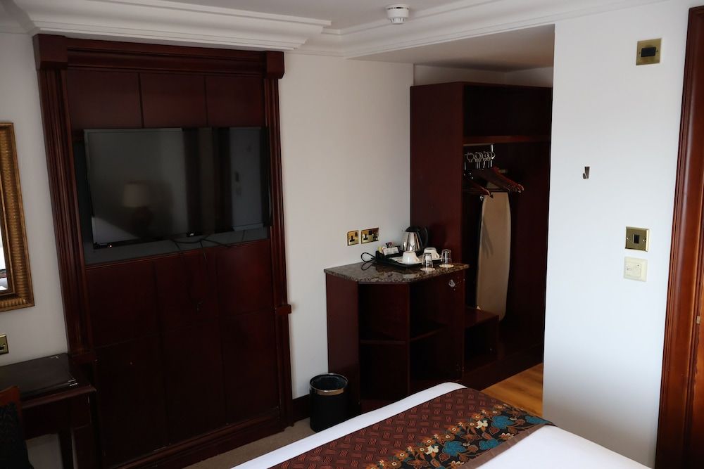 Dreamtel London Kensington Standard Double Front Facing 3