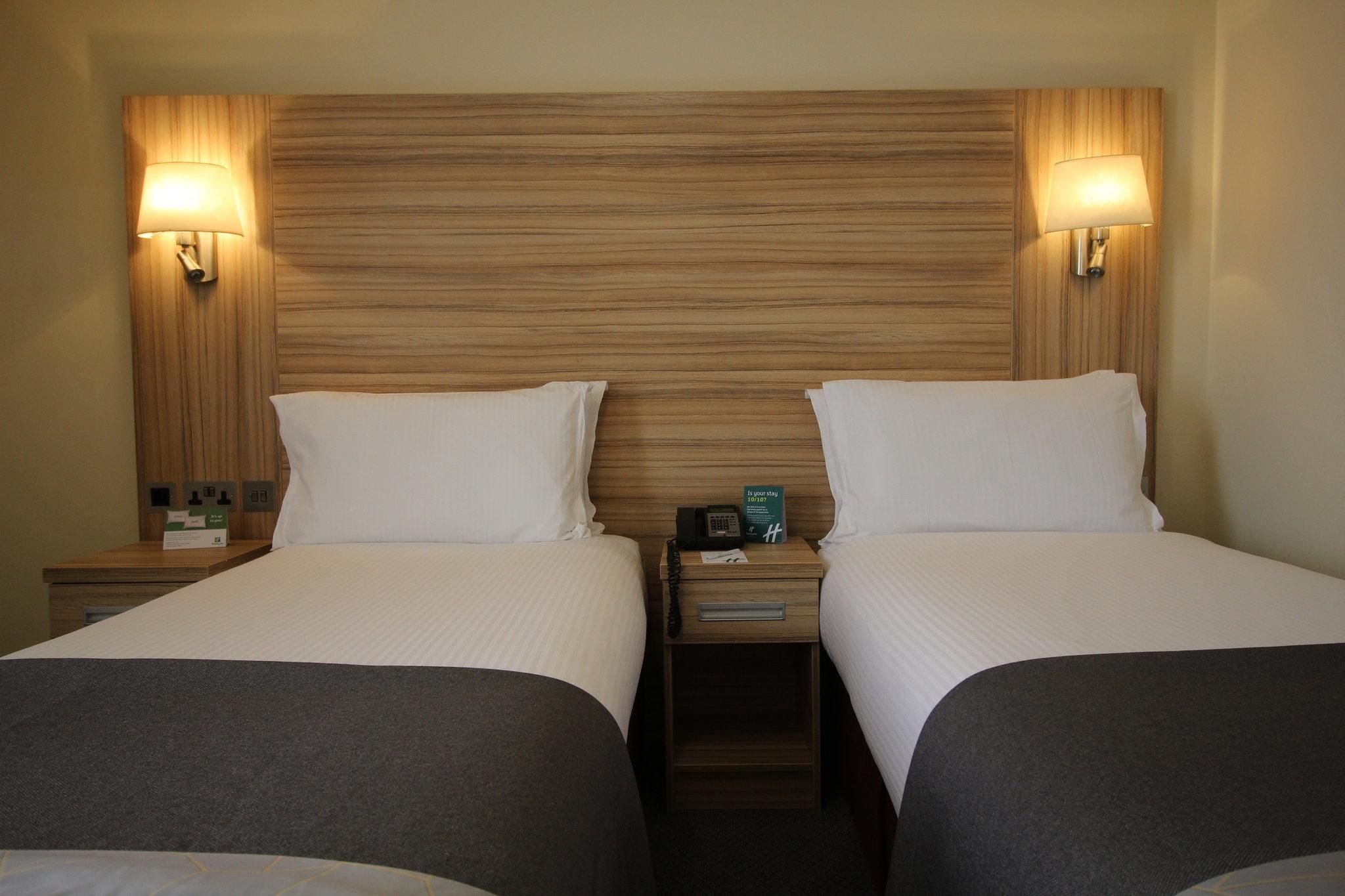 undefined Holiday Inn London - Kensington High St. by IHG 4