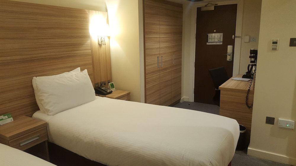 undefined Holiday Inn London - Kensington High St. by IHG 8