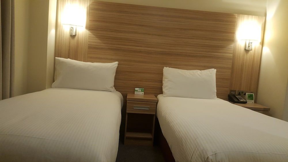 undefined Holiday Inn London - Kensington High St. by IHG 9
