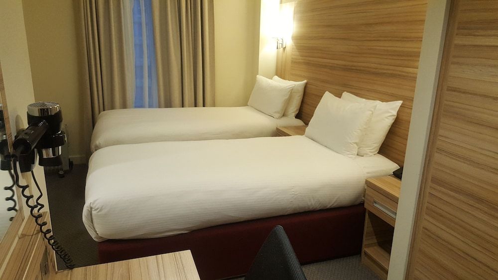 undefined Holiday Inn London - Kensington High St. by IHG 7