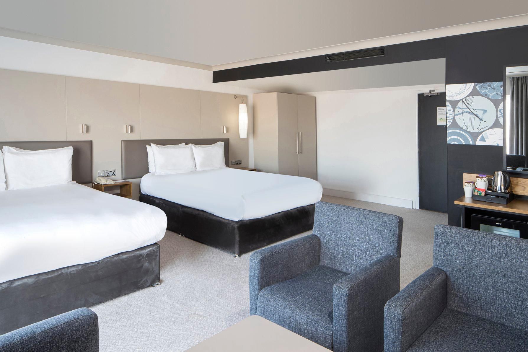 2 Queen Beds Premium