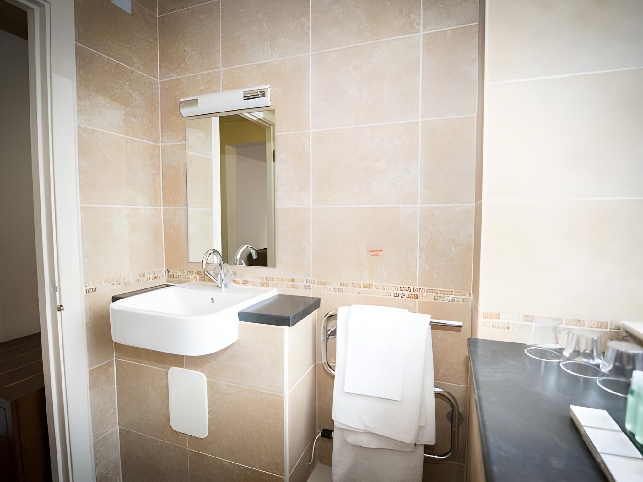 Columba Hotel by Compass Hospitality Double Room 3