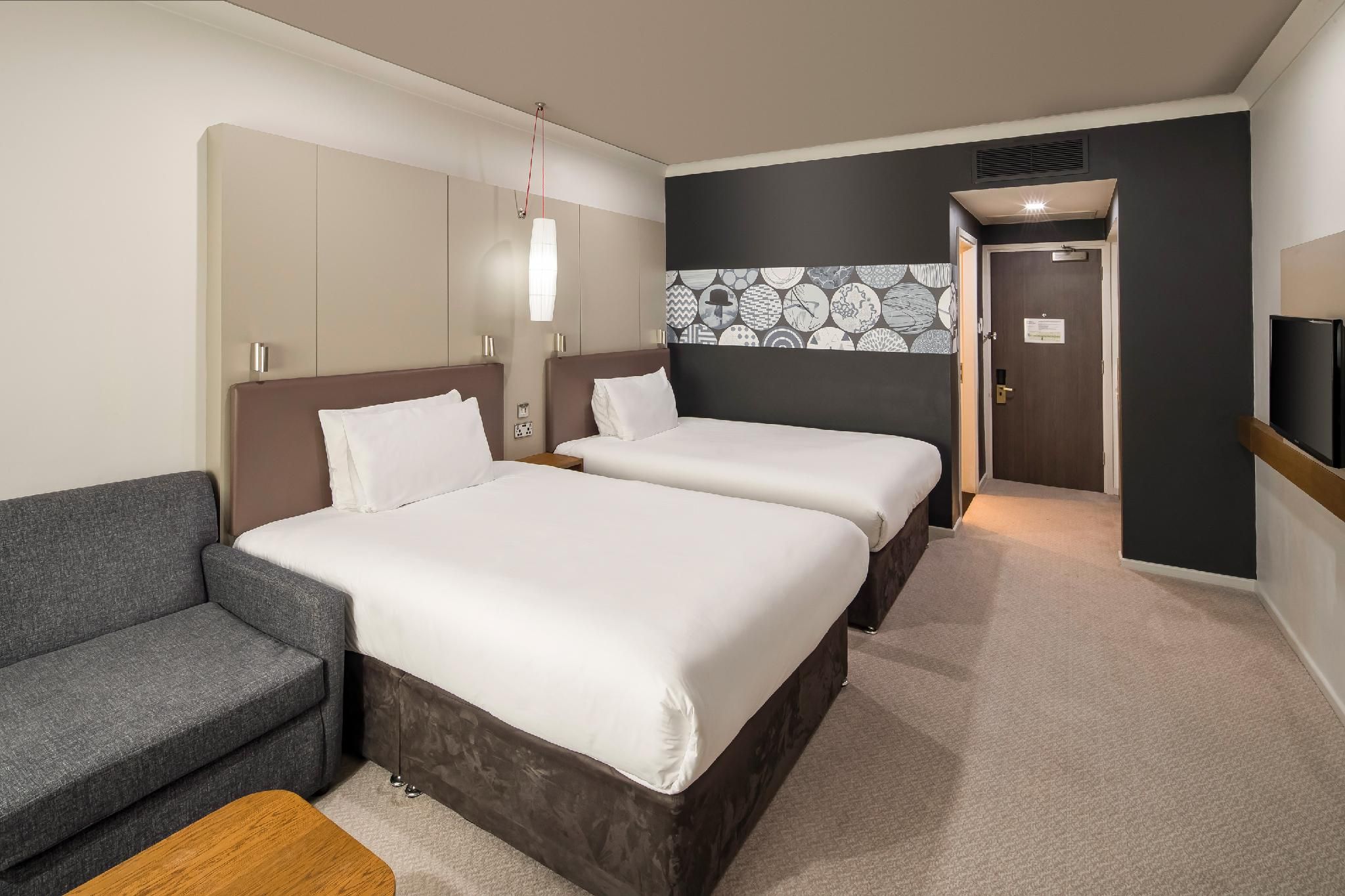 2 Double Beds Premium