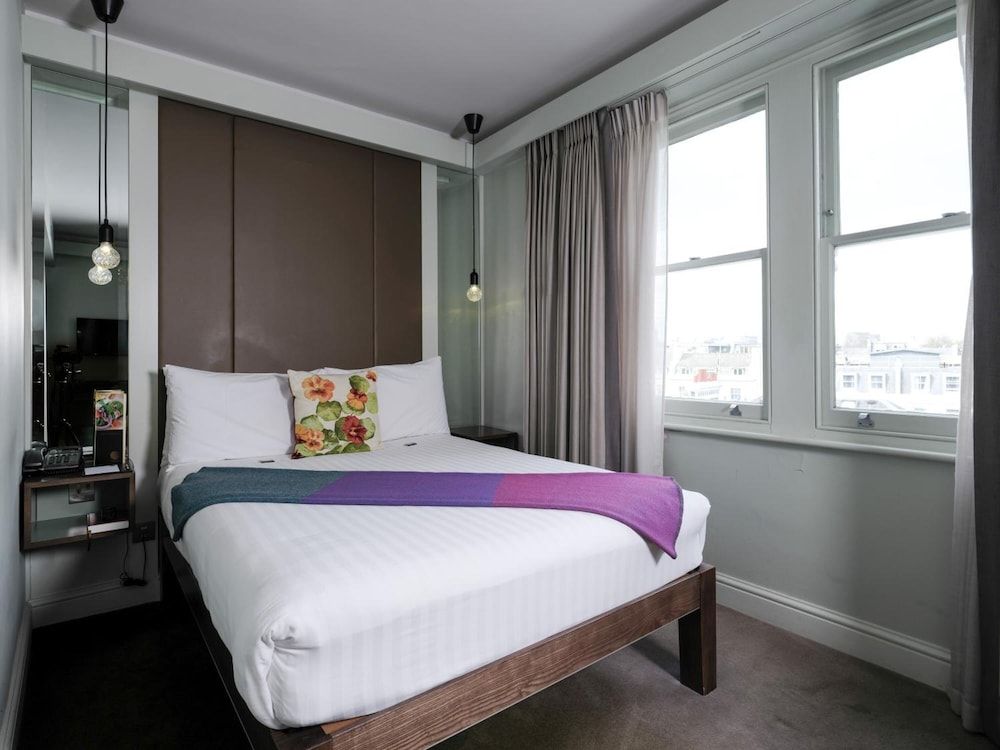 undefined Signature Townhouse Hyde Park