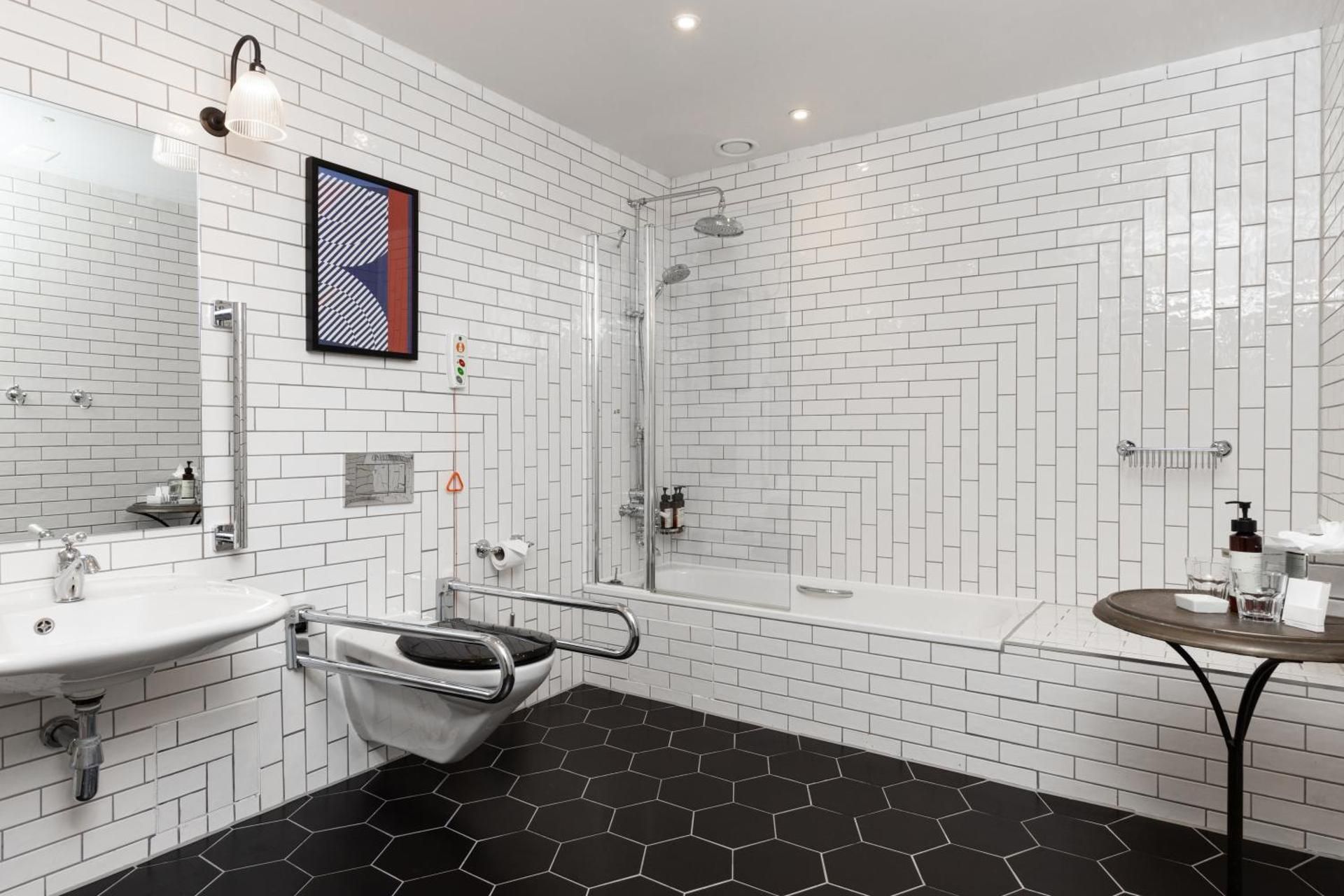 Double Room with Two Double Beds - Mobility Accessible