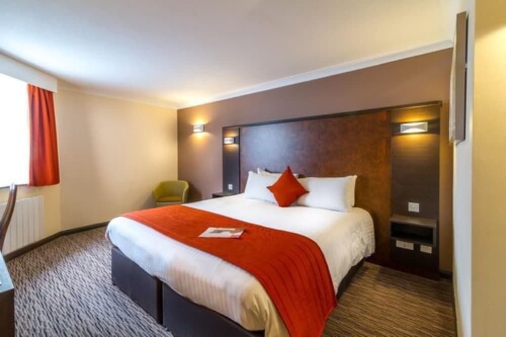 Dragonfly Hotel Colchester Executive Double Room 8