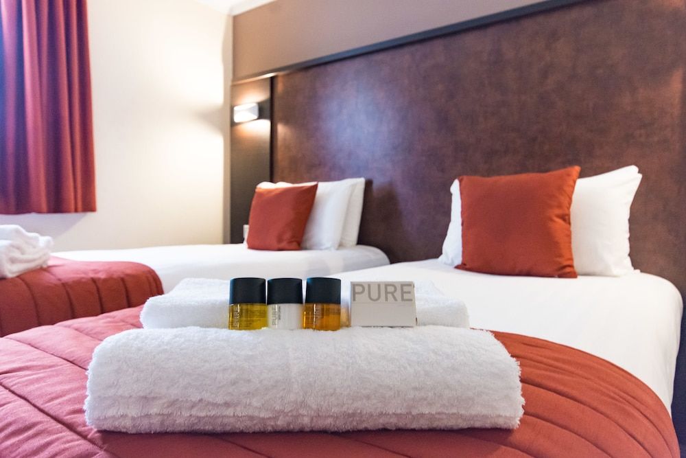 Dragonfly Hotel Colchester Standard Twin Room 3