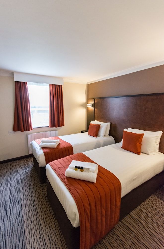 Dragonfly Hotel Colchester Standard Twin Room 4