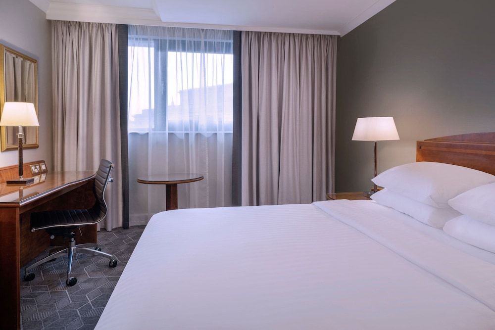 Delta Hotels by Marriott Liverpool City Centre Deluxe Room, 1 Queen Bed, Non Smoking 4