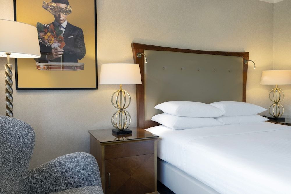 Deluxe Room, 1 Queen Bed, Non Smoking