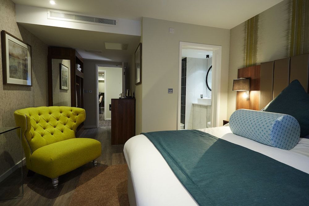 Wychwood Park Superior Double Room 2