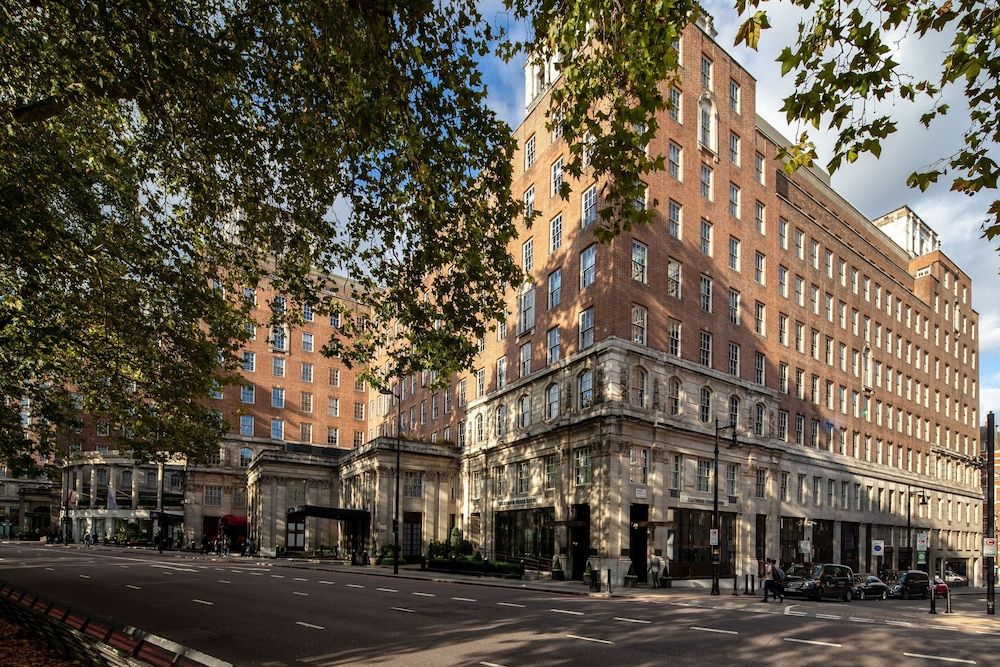 undefined Grosvenor House Suites 5