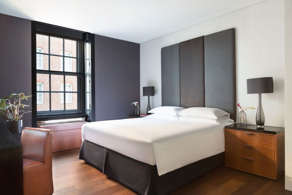 undefined Grosvenor House Suites 10