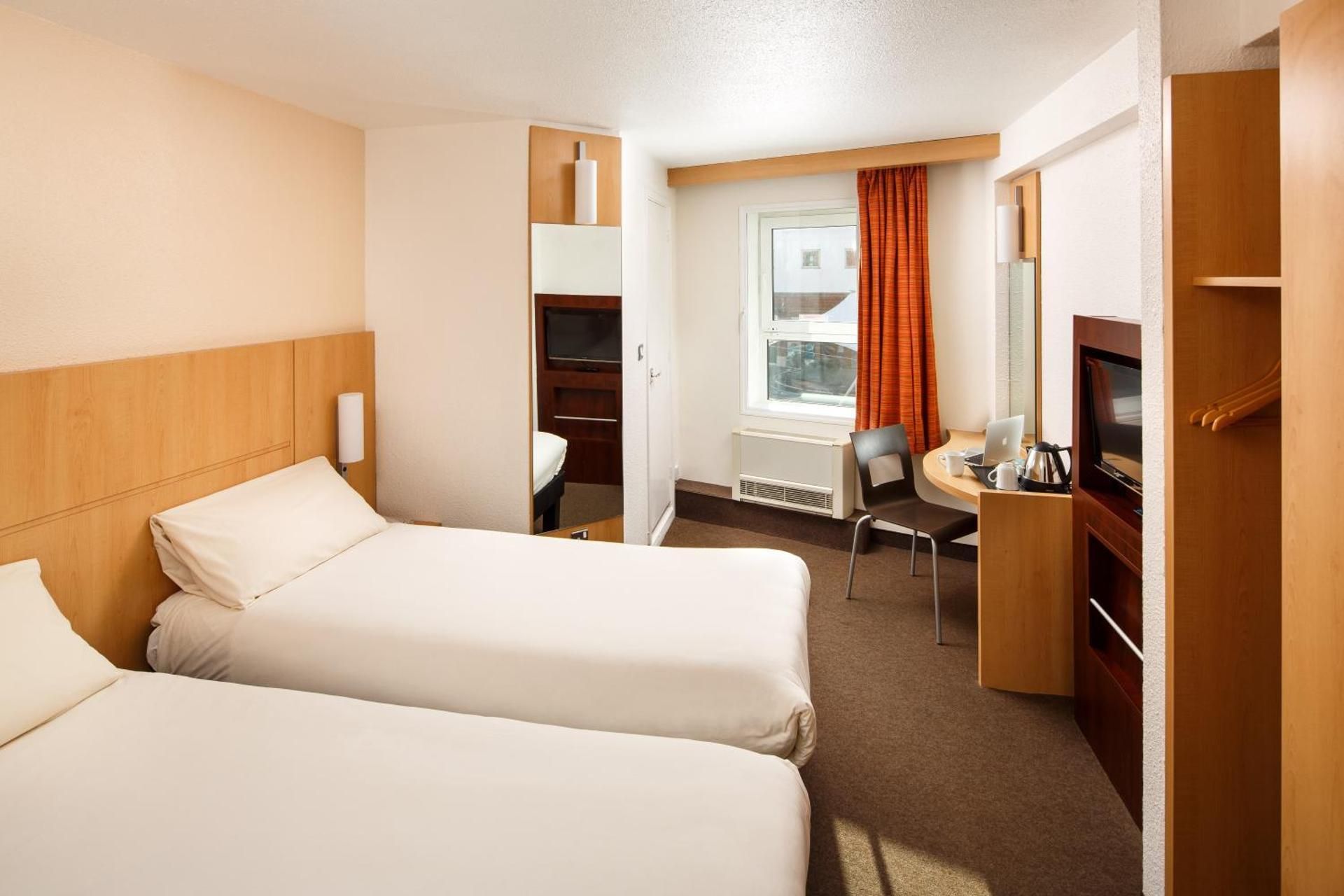 Twin room with 2 beds