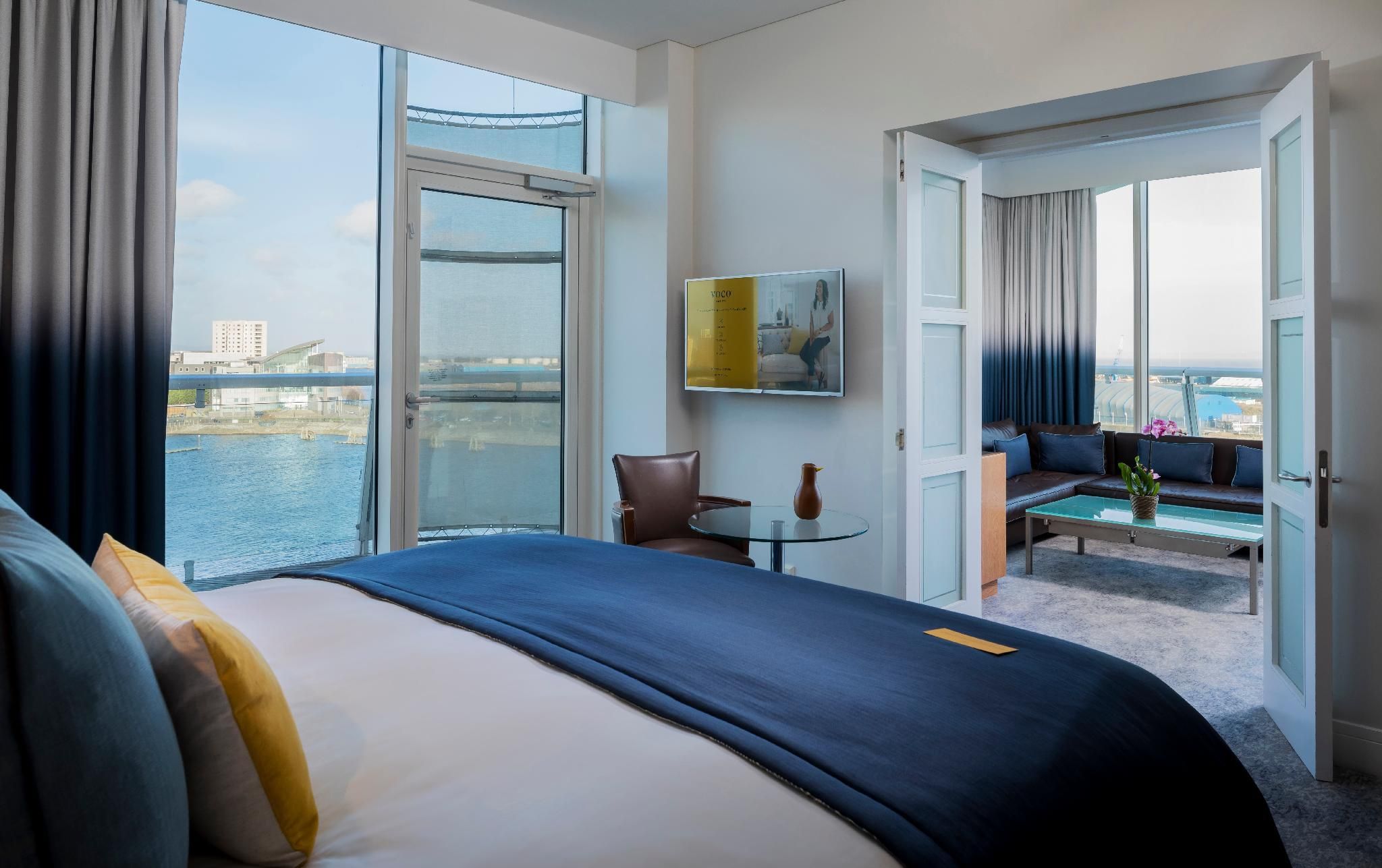 1 King 1 Bedroom Suite With Harbour View