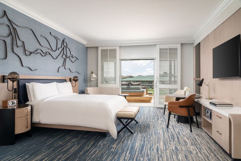 The Ritz-Carlton Dallas, Las Colinas Premier Double Room, 1 King Bed, Patio (Mobility Accessible, Roll-in Shower)