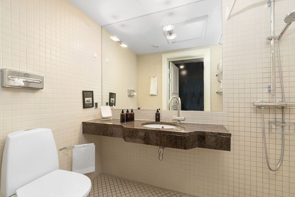 Hotel Kong Arthur Superior Room (1 King Size Bed or 2 Single 180x200cm) 6