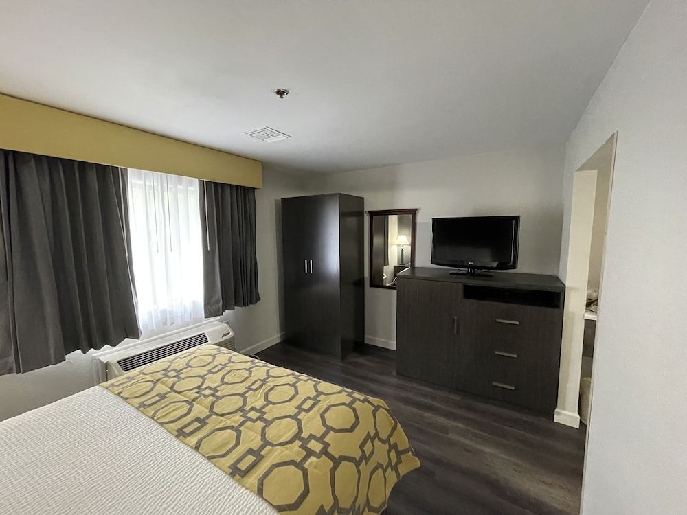 Deluxe Suite, 1 Queen Bed, Non Smoking (Business)