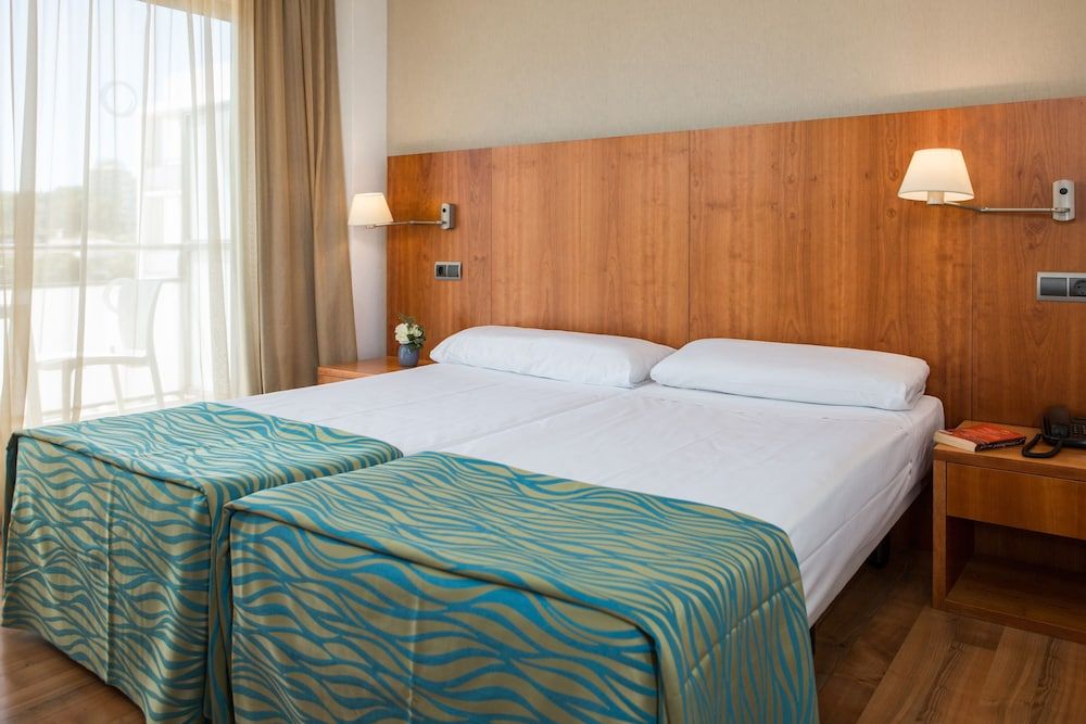 Standard Room, Accessible (2 adults + 1 child)