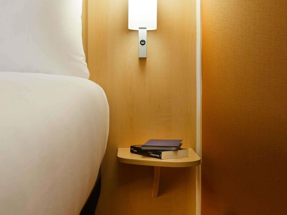 ibis London Shepherds Bush – Hammersmith Twin Room, 2 Twin Beds 4