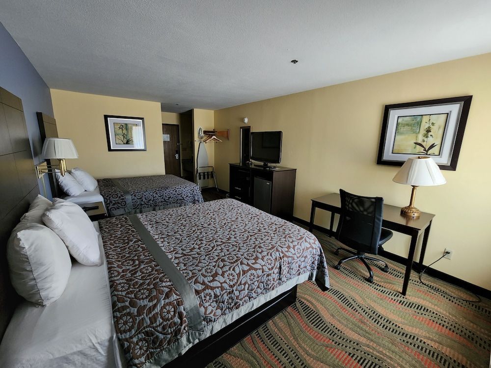 Standard Room, 2 Queen Beds, Non Smoking