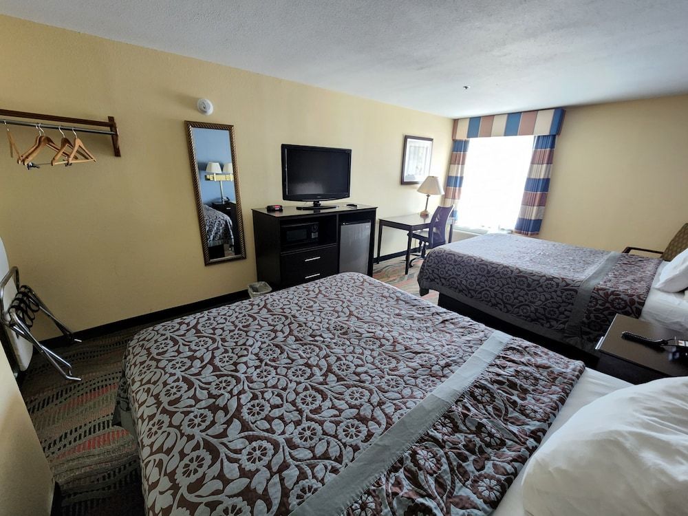 Standard Room, 2 Queen Beds, Non Smoking