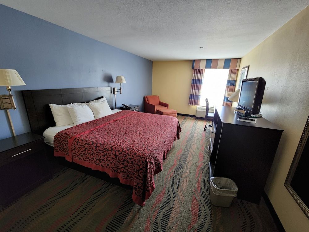 Standard Room, 1 King Bed, Non Smoking