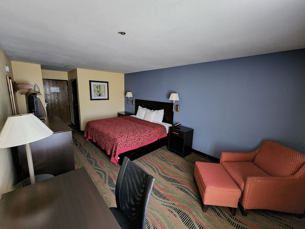 Standard Room, 1 King Bed, Accessible, Non Smoking