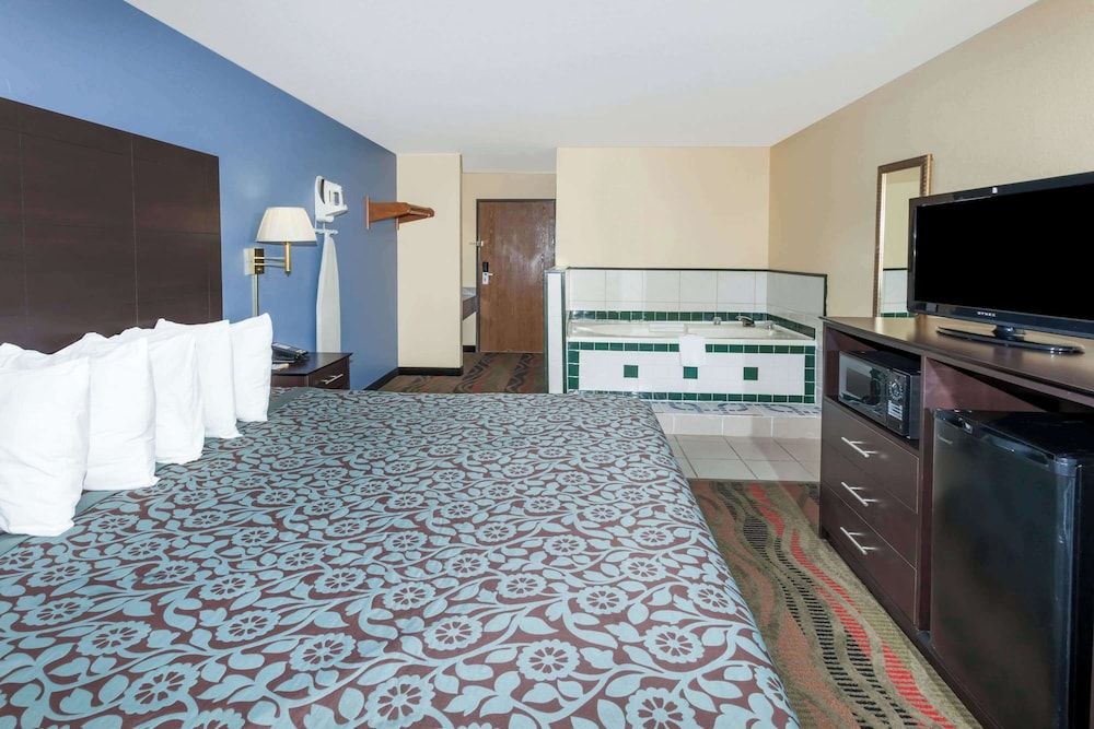 Studio Suite, 1 King Bed, Non Smoking
