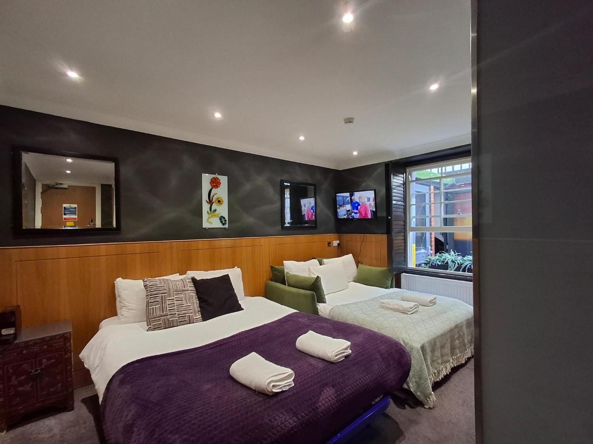 Large Double or Twin Room