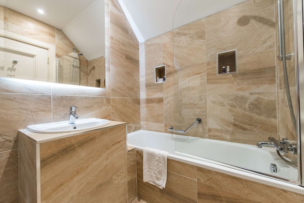 Gleddoch Golf & Spa Resort Superior Room, 1 King Bed, Non Smoking 6