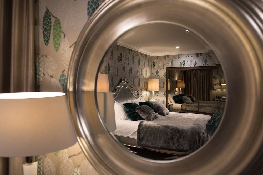 Gleddoch Golf & Spa Resort Suite, 1 King Bed, Non Smoking, Hot Tub (Walk-in Shower;with Sofabed) 5