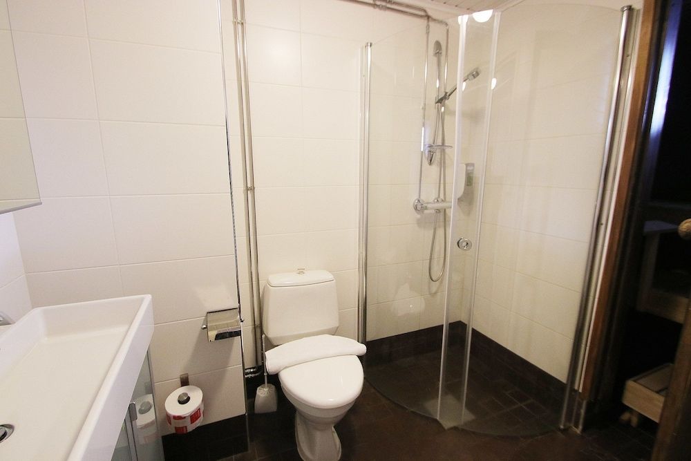 Hotel Hullu Poro Standard Twin Room (With Sauna) 4