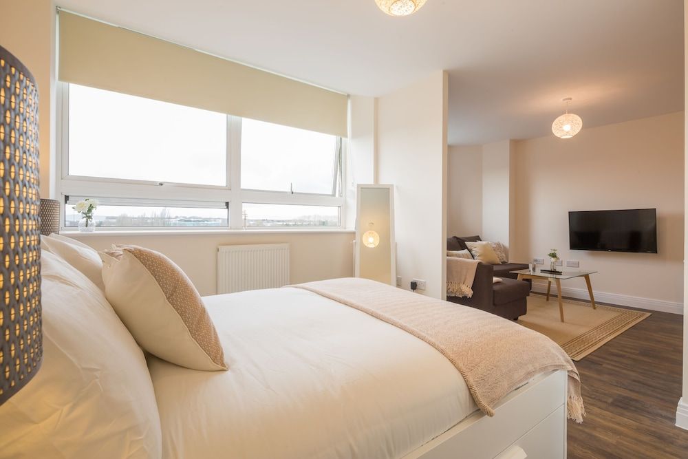Luxury Penthouse, 1 Bedroom, Accessible, City View (Skyline Penthouse)