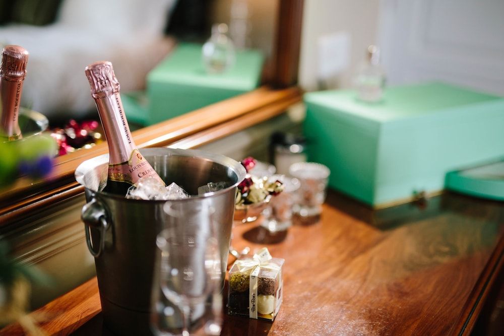 Room Service - Dining