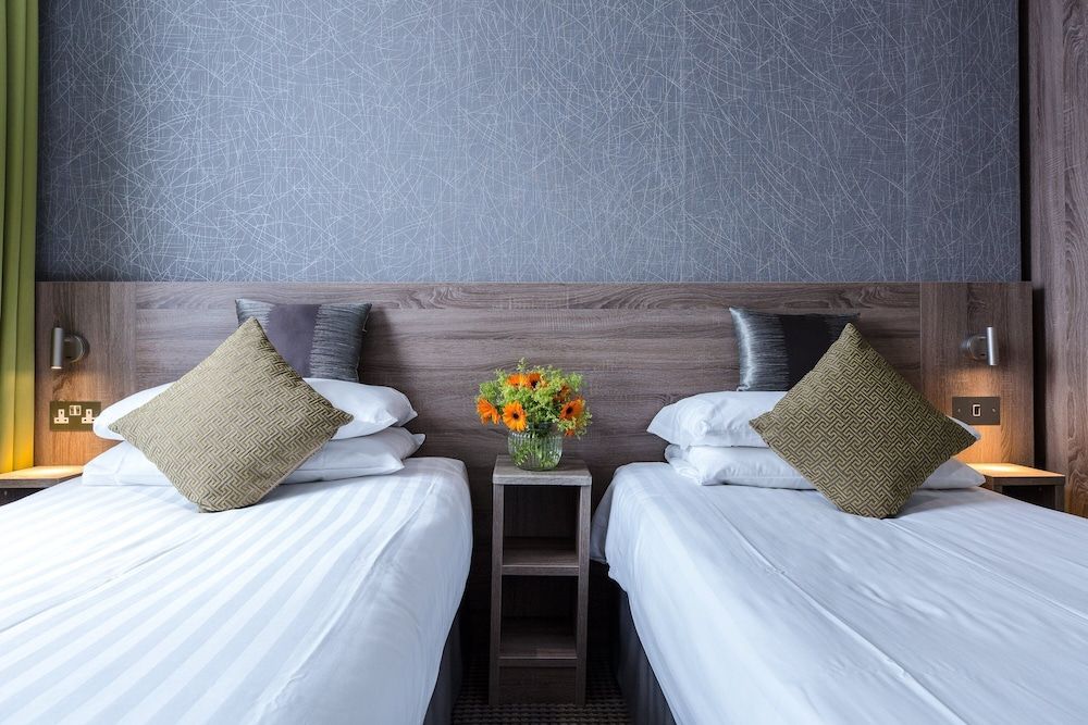 Phoenix Hotel Standard Twin Room, 2 Twin Beds 3