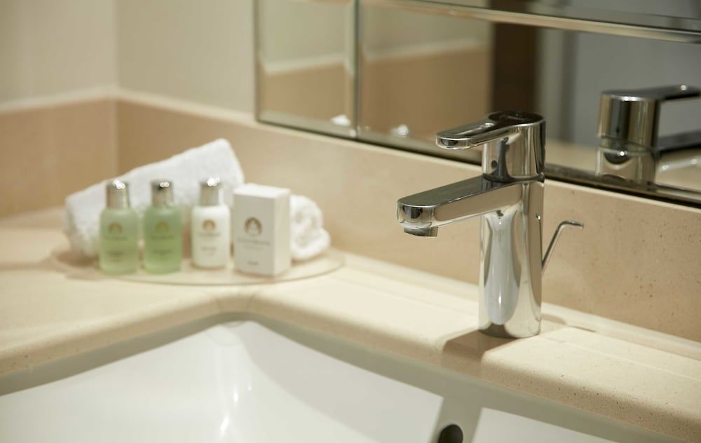 Bathroom amenities