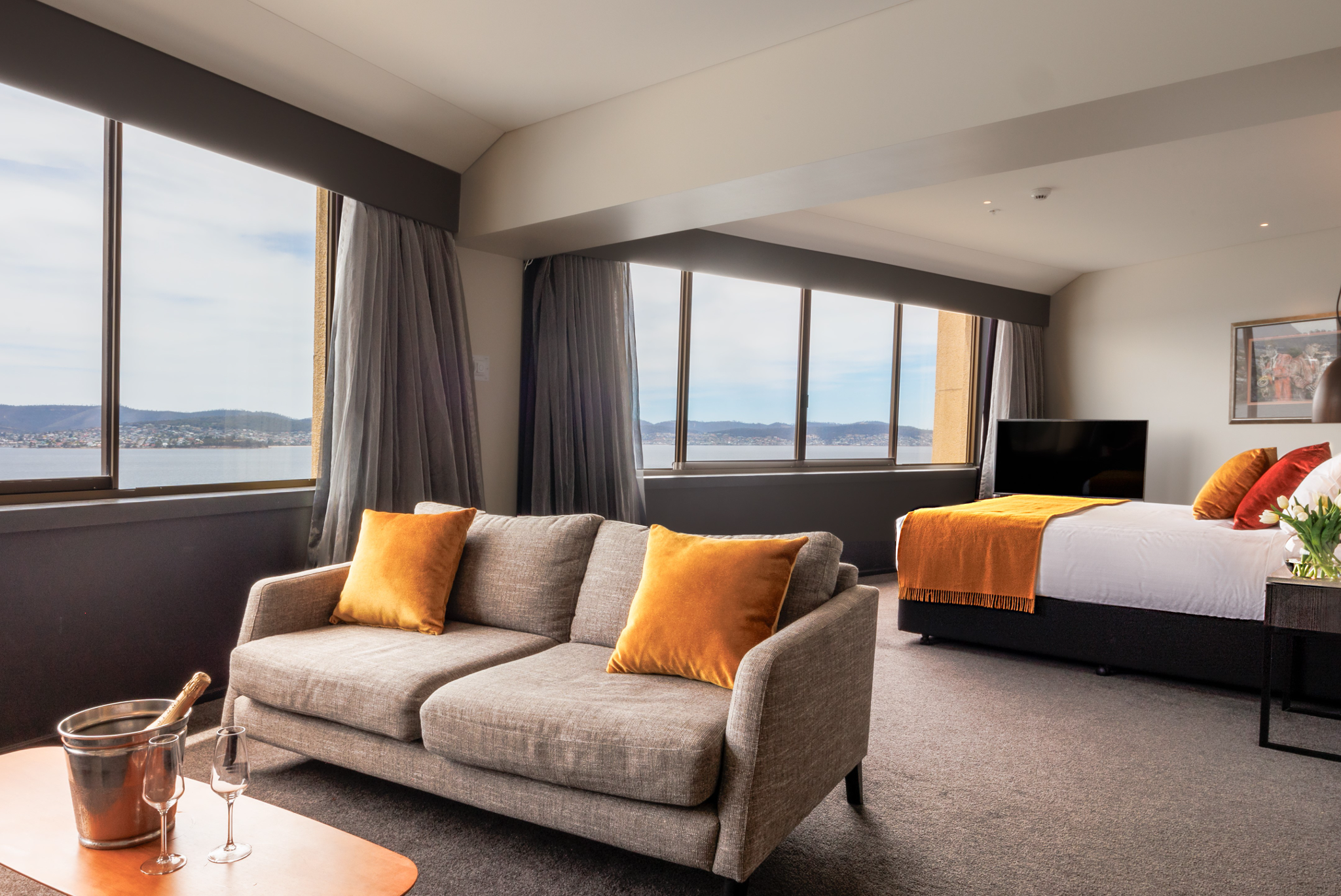Wrest Point Harbour View Suite
