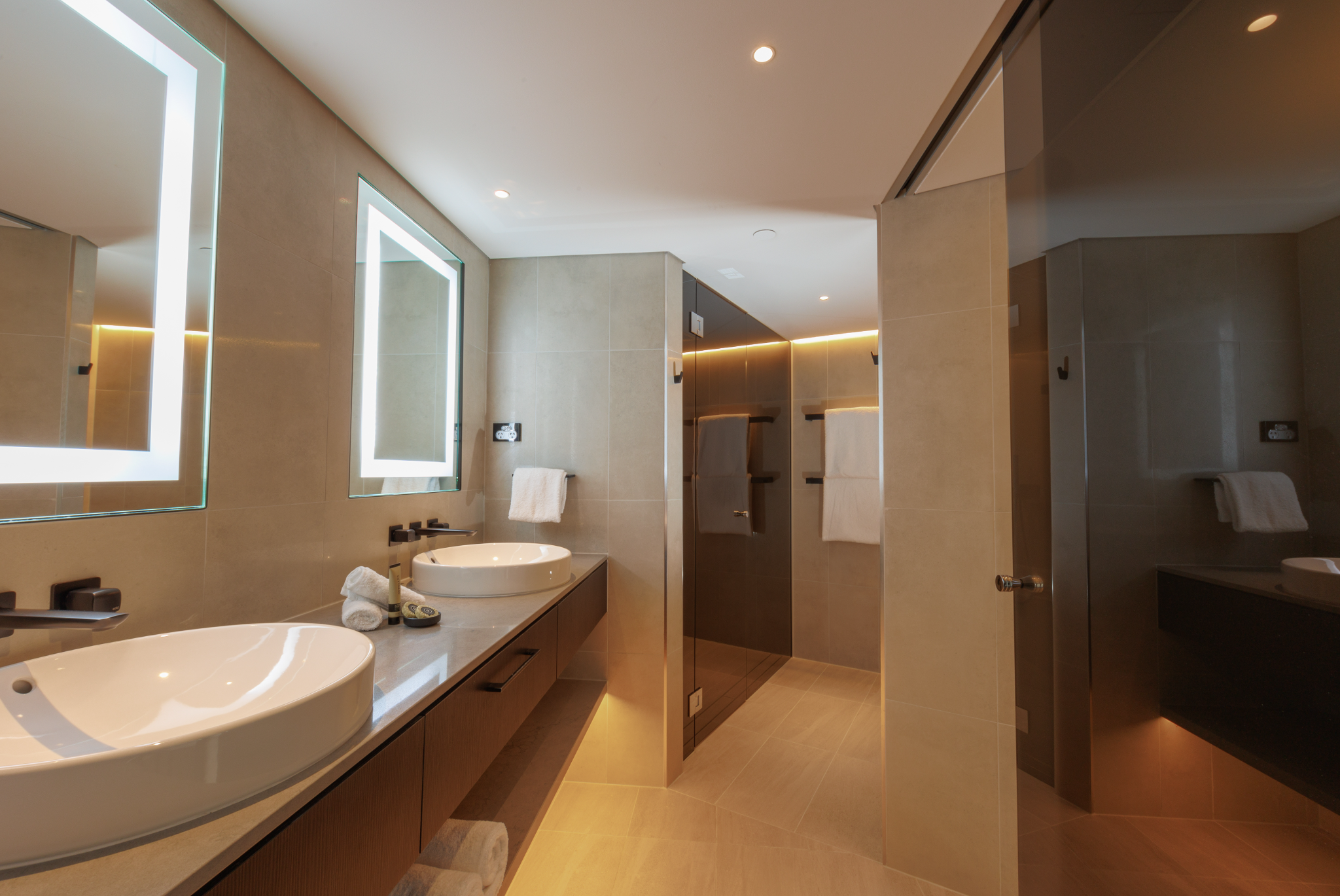 Wrest Point Harbour View Suite 3