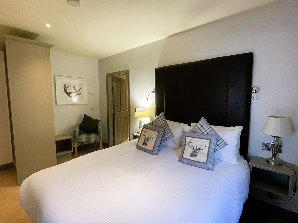Lake View Lodge - Sleeps 2 Guests (Self Catering)
